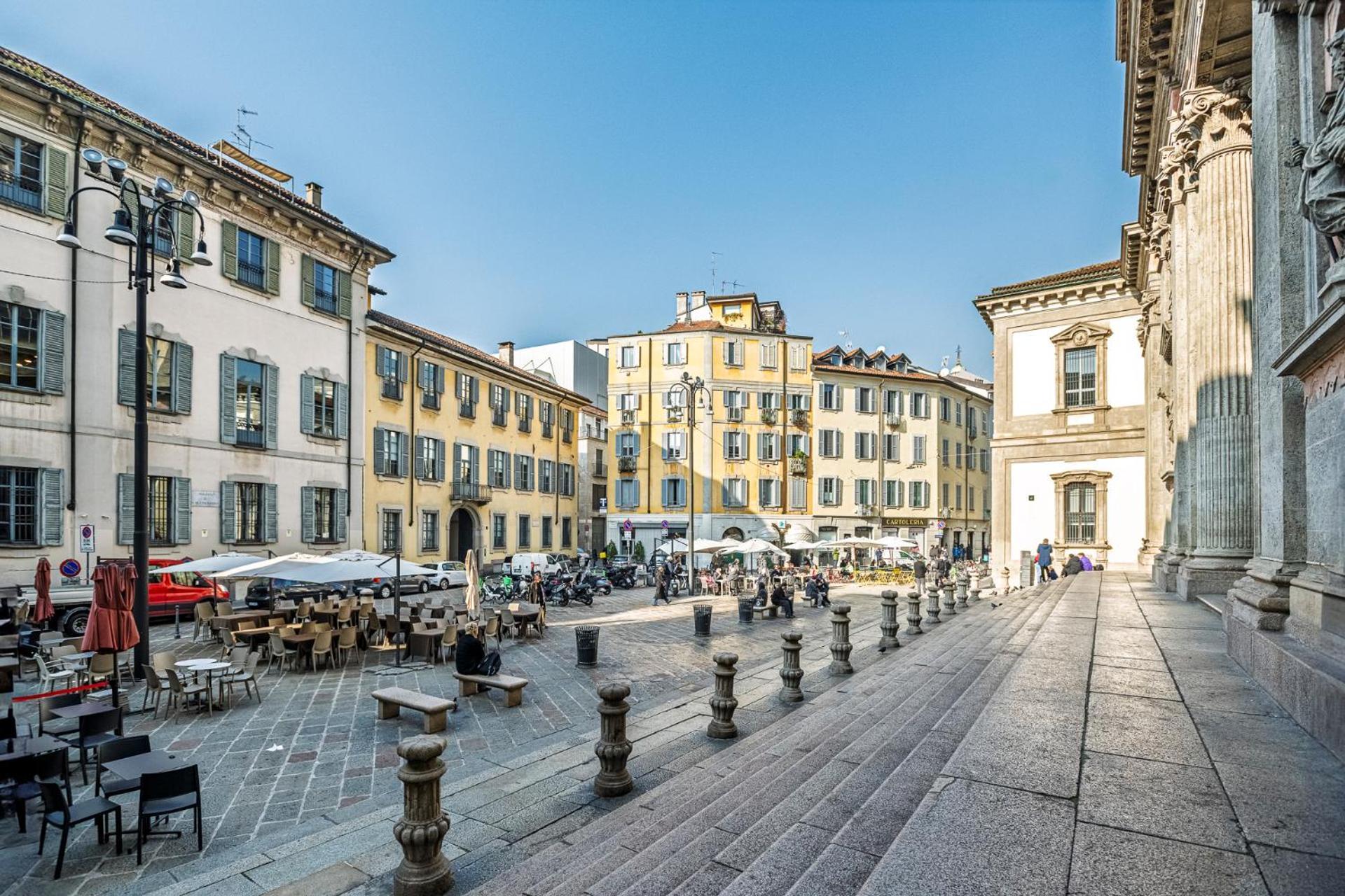 Elegant 2 Bedrooms Apartments Near Duomo — Photos 2