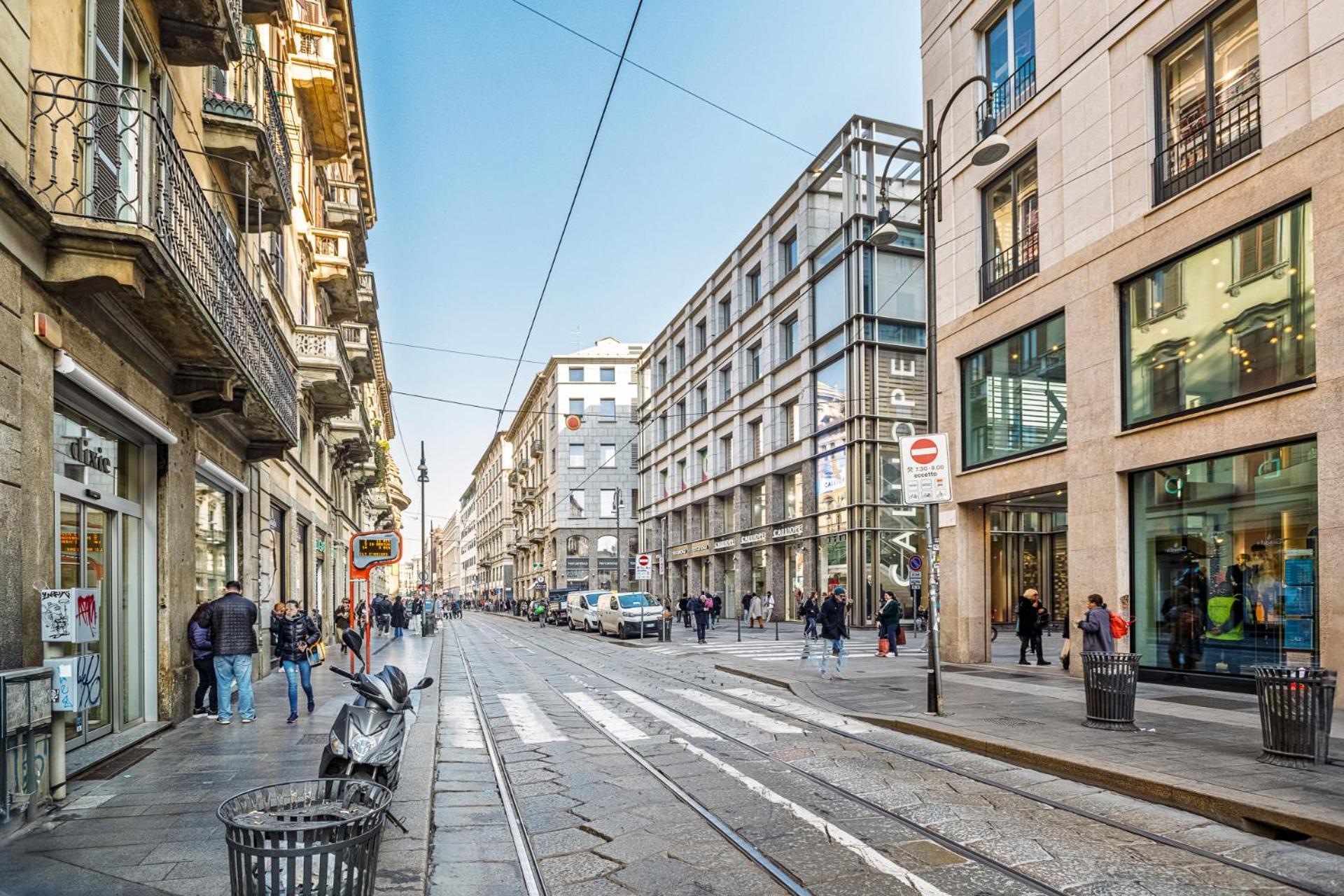 Elegant 2 Bedrooms Apartments Near Duomo — Photos 1