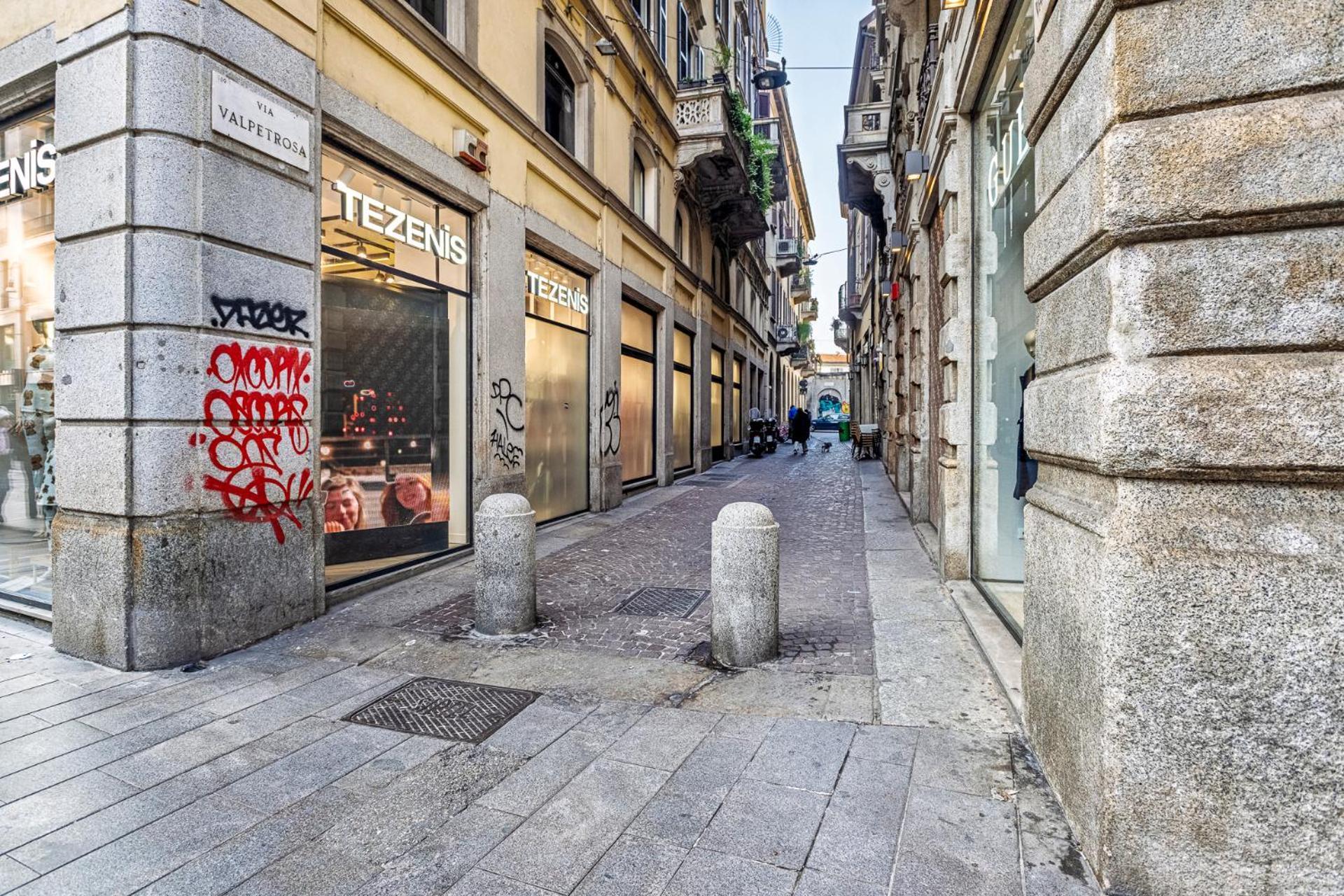 Elegant 2 Bedrooms Apartments Near Duomo, Milan